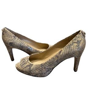 Stuart Weitzman Plainfield platform snake skin peep toe pump heels SZ 7.5
